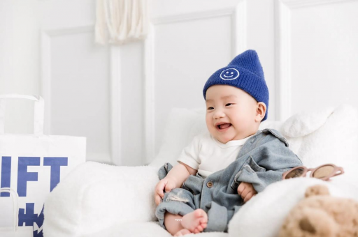 借卵生子机构宝宝吃奶蹬腿烦躁扭动 借卵生子机构宝宝吃奶蹬腿烦躁扭动